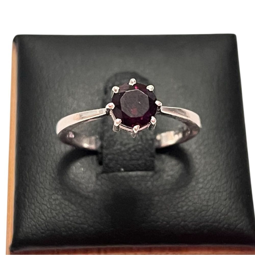 Artisan Sterling Silver Garnet Solitaire Prong Set Ring Size 7